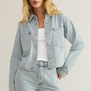 Chaqueta vaquera corta informal para mujer, de algodón puro elástico suave, con botones, lavado índigo claro, estilo otoñal, personalizada OEM. - Product Image 2