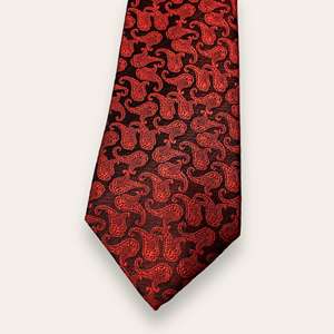 เนคไทผ้าไหมลาย Paisley สำหรับผู้ชายคุณภาพระดับพรีเมียมสีแดงและดำอุปกรณ์เสริมแฟชั่นอ่อนนุ่ม - Product Image 1