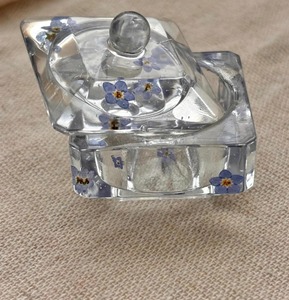 Boîte à bijoux en résine florale artisanale de luxe, organiseur décoratif pour bibelots, petite boîte à bijoux personnalisée en résine, cadeau - Product Image 4