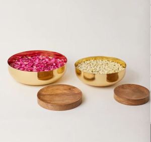 Bol à fruits rond en métal noir avec base en bois, design minimaliste, durable, passe au lave-vaisselle, idéal pour les fêtes - Product Image 3