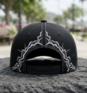 Casquette de baseball unisexe ajustable à 6 panneaux, style streetwear, broderie personnalisée, faible MOQ, blanche et noire, en toile, avec fermeture snapback, pour le golf - Product Image 3