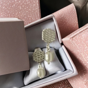 Usine de vente en gros de bijoux en argent 925 hexagone et perle Stud Earpin Design en Thaïlande - Product Image 1