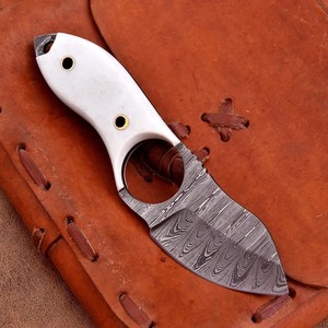 Cuchillo de caza y desollado de hoja fija de acero de Damasco forjado a mano, mango de resina, espiga completa, cuchillo personalizado OEM/ODM, funda de cuero - Product Image 4