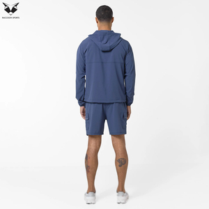 Conjunto de Pantalones Cortos y Chaqueta Cortavientos Azul Sólido para Hombre, Chaqueta Deportiva Impermeable con Capucha Premium y Pantalones Cortos Deportivos Tipo Cargo, 2 Piezas - Product Image 2