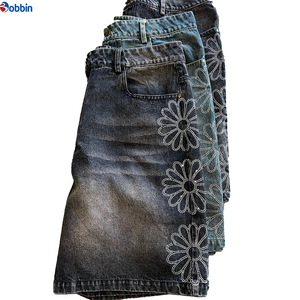 Short en jean d'été personnalisé pour homme, style streetwear hip-hop avec strass en cristal et effet vieilli rétro ample - Product Image 5
