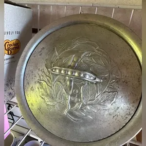 Bol en acier isolé avec couvercle |   Maintient les repas au chaud plus longtemps pour les dîners en famille et l'utilisation en extérieur - Product Image 1