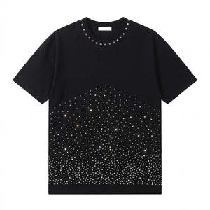 เสื้อยืดแขนสั้นผู้ชายสีดำถักลายเส้นกลิตเตอร์ คอกลม ทรงลำลอง ประดับเพชร ขายดี - Product Image 5