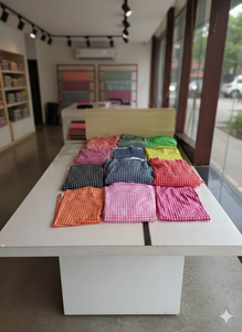 Tissu Popeline de Coton Peigné Léger, Respirant, Absorbant l'Humidité, Biologique, Écologique, Imprimé Multi-Blocs de Couleurs - Product Image 3