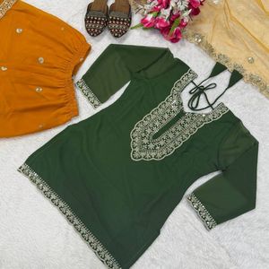 Ensemble Sharara de Luxe Royal Export en Faux Georgette de Soie Brodé avec Sequins de 5 mm et Dupatta en Tulle Papillon pour Mariage et Fêtes - Product Image 1