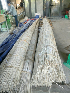 Noyau de rotin naturel durable de qualité supérieure, diamètre 7-40 mm, beige et blanc, origine Vietnam, pour la fabrication artisanale de chaises et la tressage. - Product Image 4