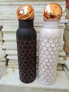 Bouteille d'eau en cuivre artisanale, magnifique bouteille en cuivre - Cadeau bien-être ayurvédique - Amour de soi, fitness, yoga - Cadeau - Product Image 2