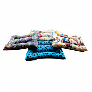 Coussin pour chien Yommy 50x70 cm, lit pour animaux de compagnie rectangulaire doux avec motif de dessin animé pour petits chiens, utilisation intérieure toutes saisons - Product Image 1