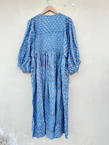Elegante vestido midi bohemio azul y rosa con estampado floral, hecho a mano con algodón, con cuello de lazo y estampado étnico, vestido informal para mujer. - Product Image 3