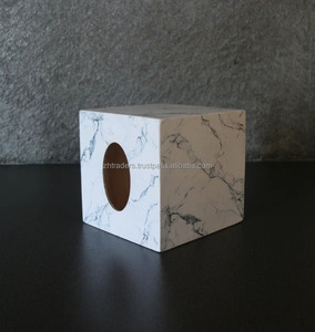 Ensemble de salle de bain en résine époxy fait main avec boîte à mouchoirs Finition en marbre brillant Ensemble élégant de 4 pièces pour salle de bain moderne - Product Image 1