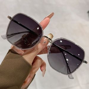 Novedades 2026, Gafas de Sol de Moda para Mujer con Montura Metálica Vintage, Gafas para Todo Tipo de Rostro, Gafas Cuadradas Extra Grandes, Protección UV400 - Product Image 2
