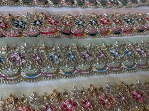 Vestido de Novia de Lujo Premium con Bordado Floral Ecológico y Ribete de Encaje, Tela de Encaje de Poliéster Exquisita al por Mayor - Product Image 3