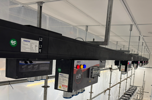 Boîtier de distribution d'alimentation industriel Furutec I-DC 800A 1000V, base rouge, corps gris, affichage numérique pour centres de données, fabriqué en Malaisie - Product Image 4