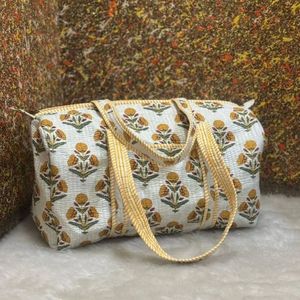 Elegante Bolso de Viaje Acolchado Grande, Espacioso y Ligero de Algodón Suave, Bolso Tote para Mujer, para Vacaciones, Negocios y Uso Diario - Product Image 2