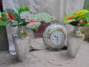 <b>Mirror</b> <b>Wall</b> <b>Clock</b> Flower Pots Metal Craft Luxury Flower Vase for Home Hotel Villa Gallery and Restaurant Decoration From India - Product Image 4