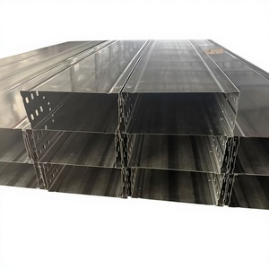 รางสายเคเบิลแบบปิดเคลือบสังกะสีสำเร็จรูปที่มีความเสถียรสูงและออกแบบตามมาตรฐาน - Product Image 1