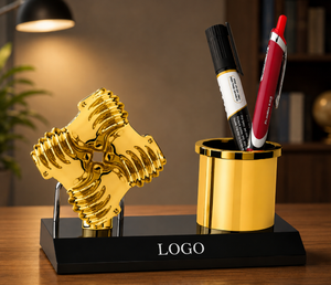 Tableros de escritorio chapados en oro con portalápices y base de madera negra con logotipo para uso promocional, artículos de regalo metálicos. - Product Image 1