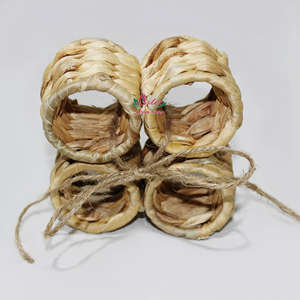 Lot de quatre ronds de serviette en jacinthe d'eau tissés à la main écologiques avec décoration de salle à manger naturelle rustique - Product Image 2