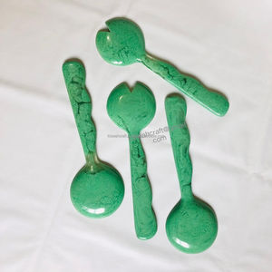 Ensemble de service à salade en résine fait main avec poignée élégante, cuillère et fourchette personnalisables par le fabricant d'Inde - Product Image 3