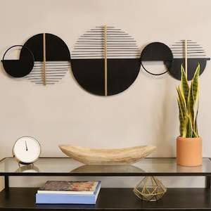 Art mural moderne en métal fait main, avec une géométrie épurée, idéal pour les concepts de décoration intérieure minimaliste - Product Image 4