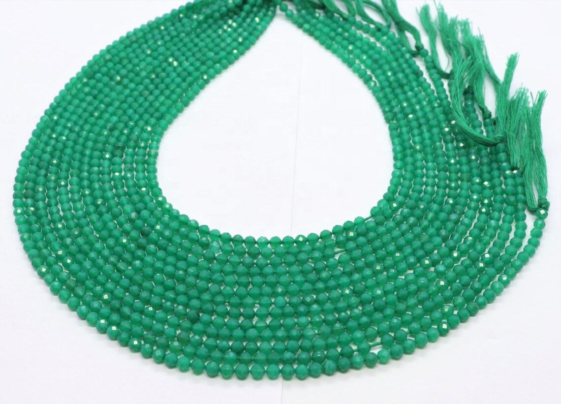 สีเขียว