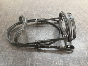 Bridon en cuir à nezelle à manivelle avec détails de couture pour équipement d'équitation - Product Image 4
