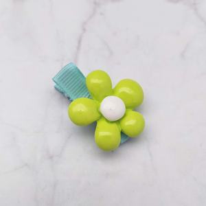 Ensemble de pinces à cheveux vertes adorables pour filles, avec fleurs 3D, nœuds papillon et fruits, confortables et sécurisées - Product Image 3