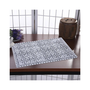 Nappe carrée personnalisable en tissu jacquard imprimé géométrique classique de 15 pouces, certifiée OEKO-TEX, lavable, pour la décoration intérieure - Product Image 1