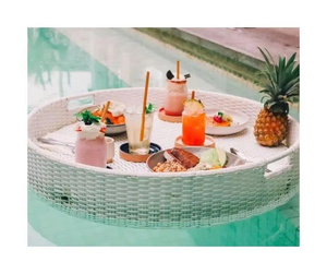 Bandeja flotante redonda grande de ratán para desayuno, ideal para un ambiente romántico junto a la piscina en un hotel, spa o resort al estilo Bali. - Product Image 1