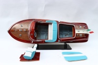Modèle de bateau rapide italien emblématique RIVA AQUARAMA, artisanal, prêt pour l'installation R/C (kit R/C non inclus)