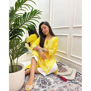 DISEÑADOR RAYON HILO DE ALGODÓN BORDADO TRABAJO KURTI CON PALAZZO AMARILLO - Product Image 3