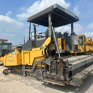 Pavimentadora de pavimentación de carreteras Volvo ABG 8820B de segunda mano en buenas condiciones Oferta con descuento de 2011 Volvo 8820 Equipo de construcción de asfalto - Product Image 1