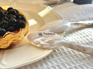 Cuillère décorative en nacre incrustée, cuillère de table de luxe faite à la main par Tradebyd - Product Image 3