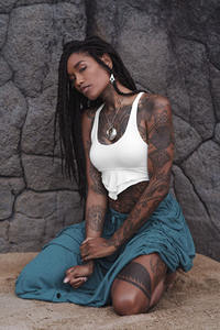 Top corto triangular para mujer, bikini blanco sin mangas, estilo bohemio, con espalda acanalada, top de verano, ropa de playa para festivales - Product Image 2