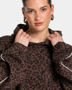 Designer Women Leopard Pattern Jogger <b>Set</b> Premium OEM Wholesale Factory Supplier USA Fashion Lounge Activewear Collection - Product Image 4
