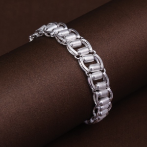 Bracelet chaîne en argent fin rhodié de qualité supérieure, léger, unisexe, bijou de mode pour un style de vie moderne et les événements quotidiens - Product Image 3