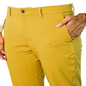 Ensemble décontracté pour homme : pantalon slim jaune moutarde et chemise blanche - Product Image 4