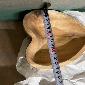 ชามไม้ทรงหัวใจวินเทจ ODM ทำจากไม้กระถินณรงค์อเนกประสงค์ สำหรับเทเทียนหรือทำแป้ง ผลิตด้วยมือในเวียดนาม ปรับขนาดได้ตามต้องการ - Product Image 3