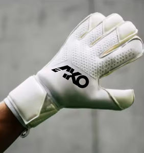 Gants de gardien de but Ako, forte adhérence, latex 4 mm, imperméables, respirants, sangle de poignet réglable, fermeture auto-agrippante pour gardiens de but de football - Product Image 1