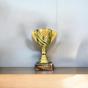 Trofeo Metálico de Excelente Calidad para la Excelencia Académica y Ceremonias de Graduación, Disponible para Suministro Mundial - Product Image 4