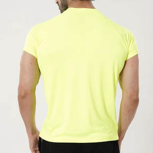 Camiseta Deportiva Personalizada para Gimnasio, Precio de Fábrica al por Mayor, Transpirable, Ajustada, 100% Poliéster, Secado Rápido - Product Image 3