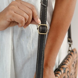 Nuevo estilo occidental hecho a mano con pelo en piel oculta bolso de hombro con flecos de cuero estilo bohemio cuero tallado bolsos de piedra turquesa - Product Image 4