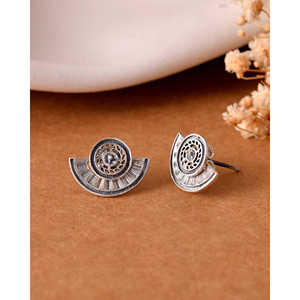 Boucles d'oreilles clous Meera Jaipur Fashion avec clous en argent - Bijoux indiens élégants et stylés Modèle MTER531 - Product Image 3