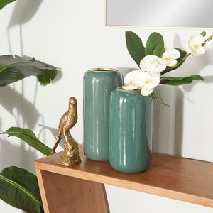 Ensemble de 2 vases en métal vert élégants, parfaits pour la décoration de table et la présentation de décoration intérieure contemporaine, en provenance d'Inde. - Product Image 3