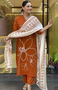 Conjunto de traje indio étnico de rayón con bordados finos, traje de tres piezas para mujer, para todas las temporadas, venta al por mayor. - Product Image 5