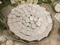 Ensemble de plateaux de service rectangulaires longs en or de qualité supérieure avec bordure ajourée de style arabe élégante pour le Ramadan et l'Aïd